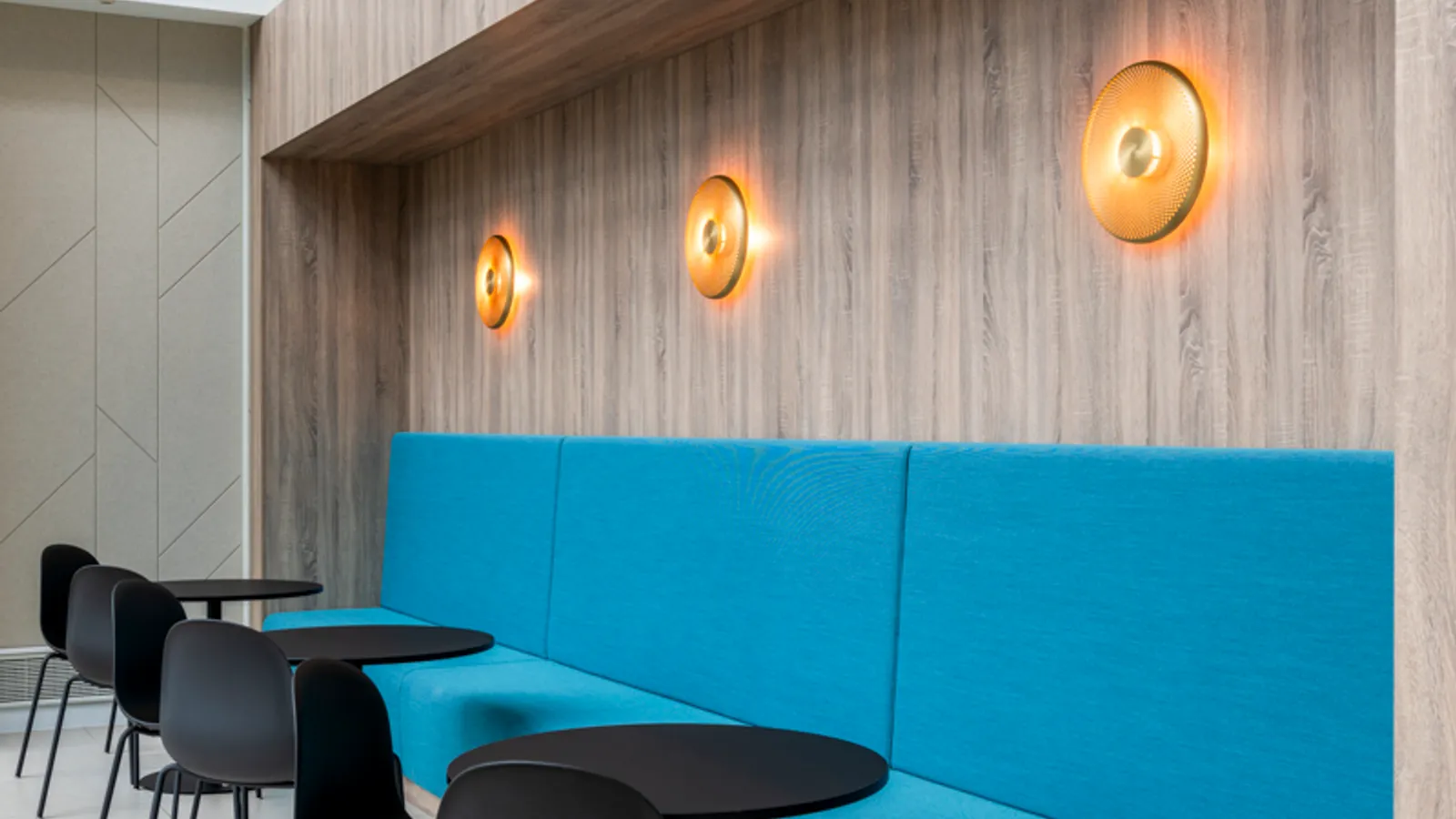 Area AMD Office Curator SMALL 11