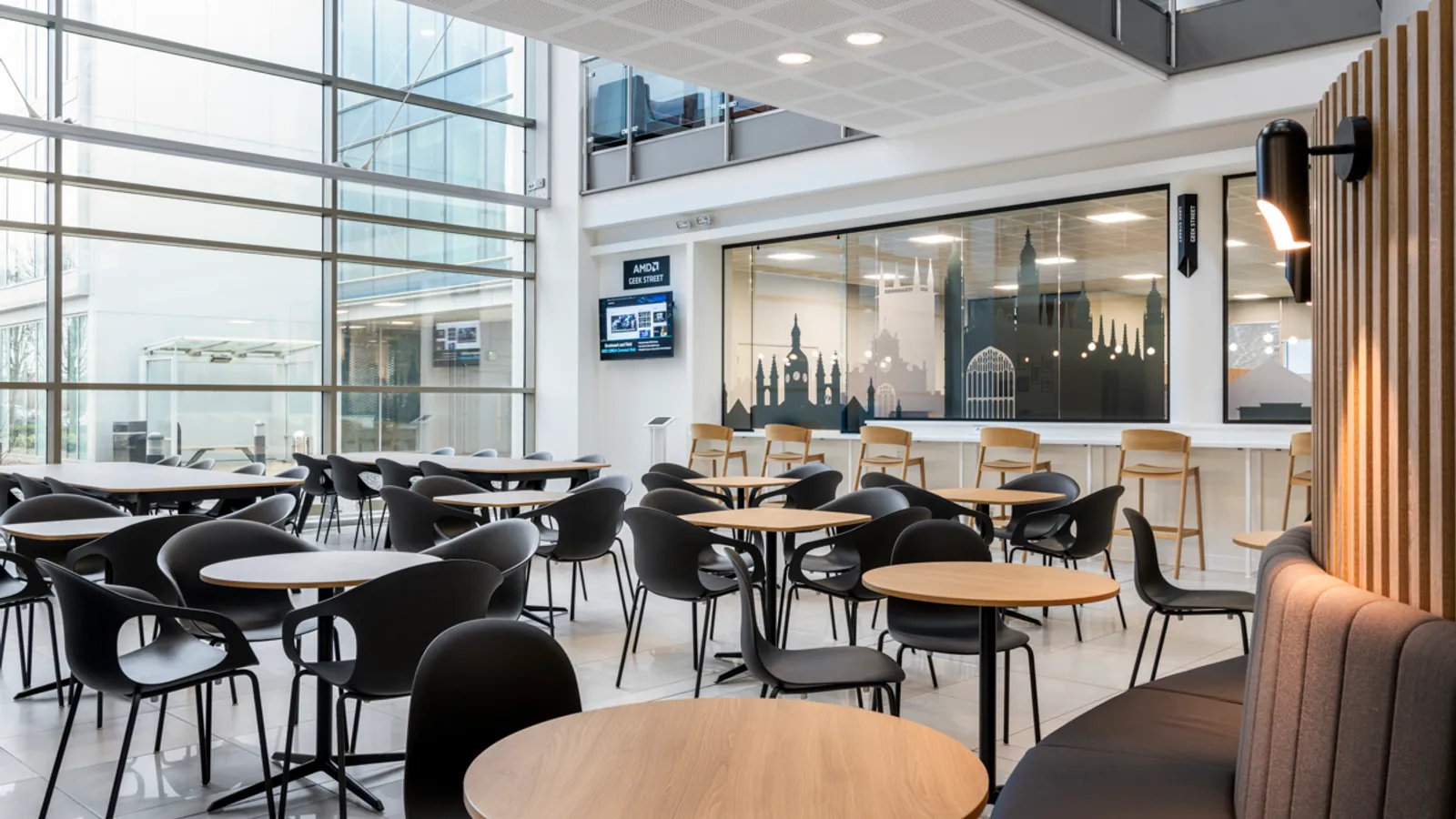 Area AMD Office Curator SMALL 35