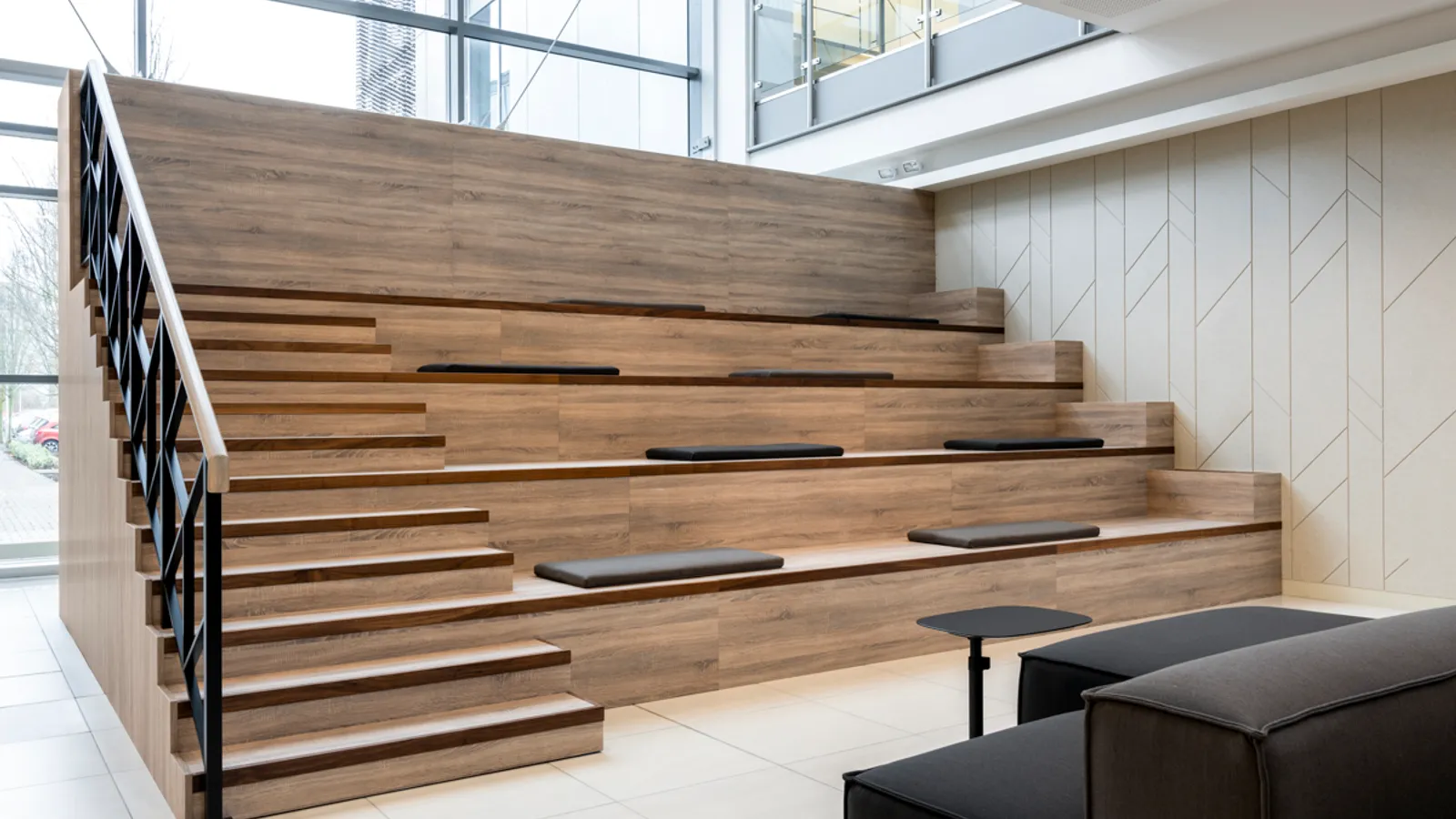 Area AMD Office Curator SMALL 8