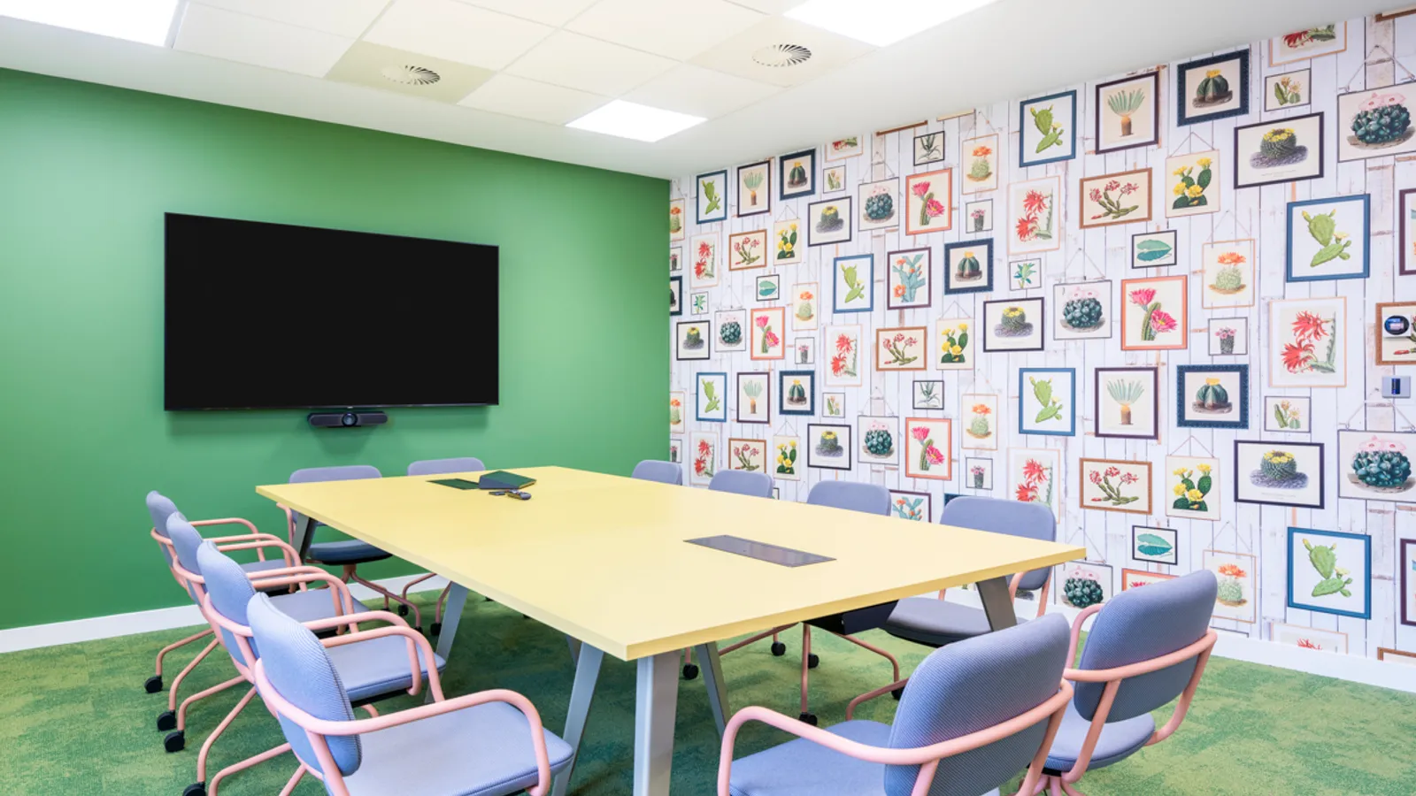 Area Away Resorts OFFICE CURATOR SMALL 8