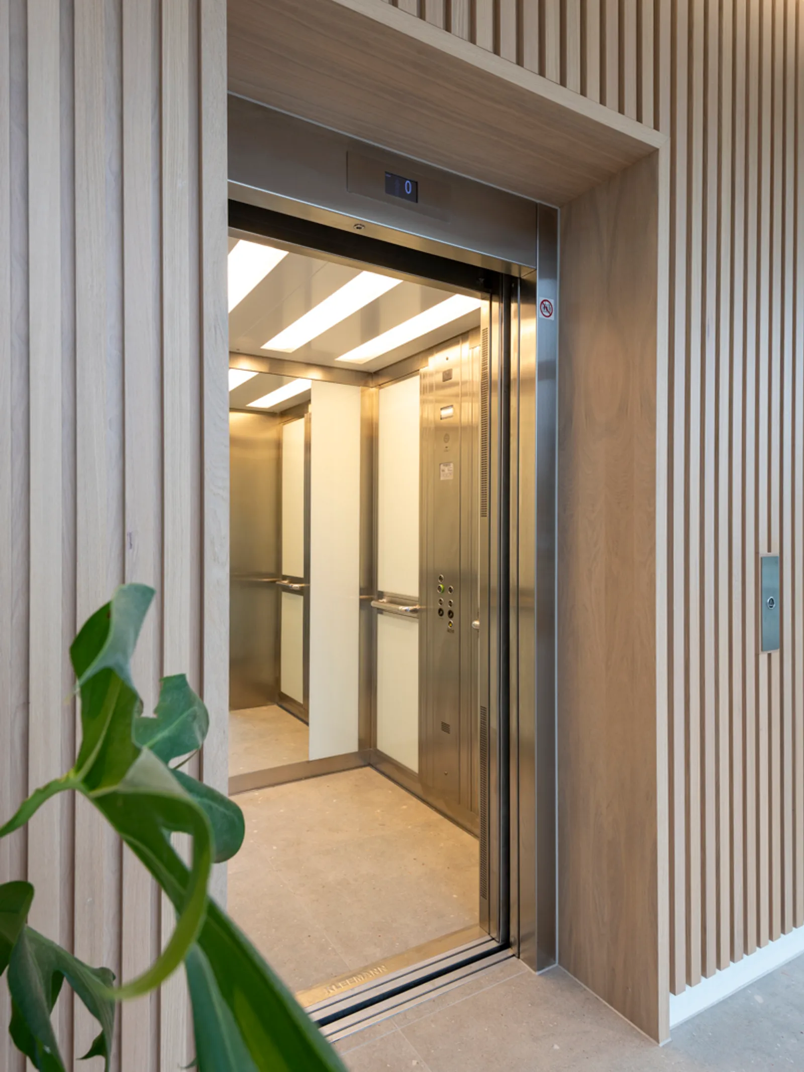 Area B100 Office Curator SMALL 8