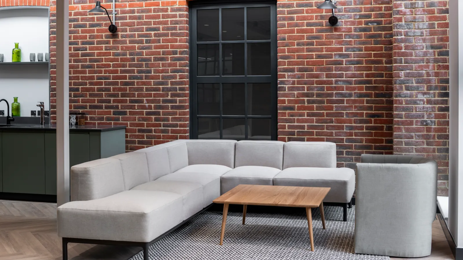 Area Bottleworks Office Cuarator SMALL 16