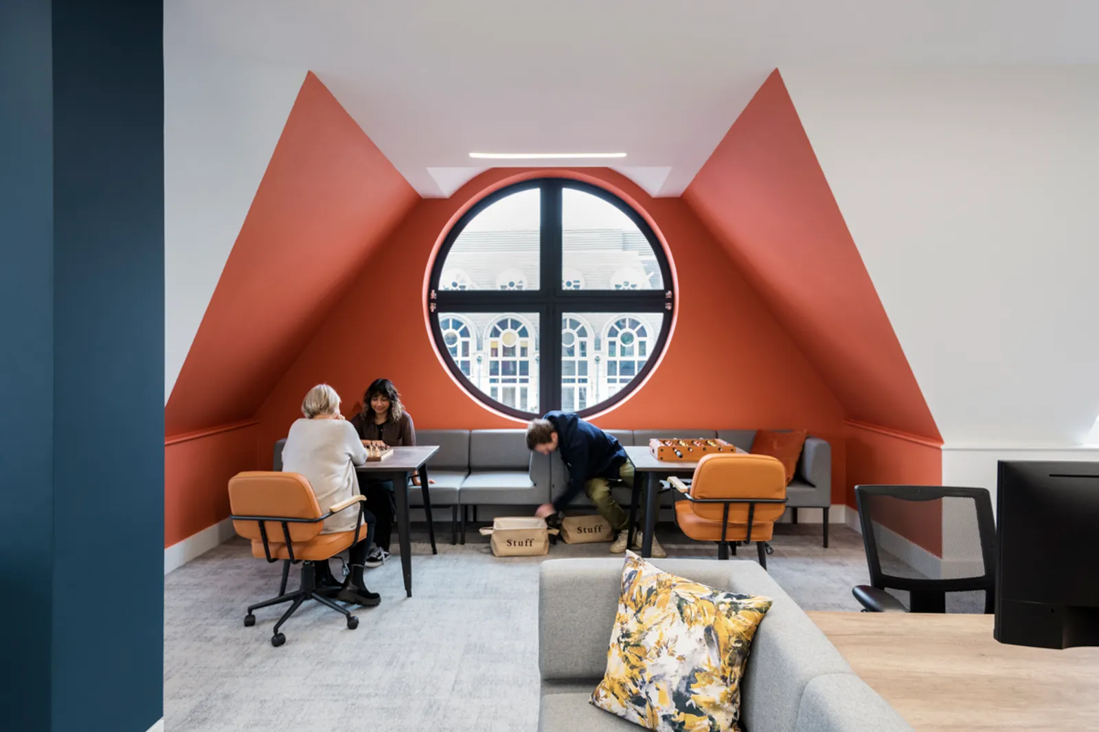 Area Eigen Tech 2 Office Curator SMALL 17