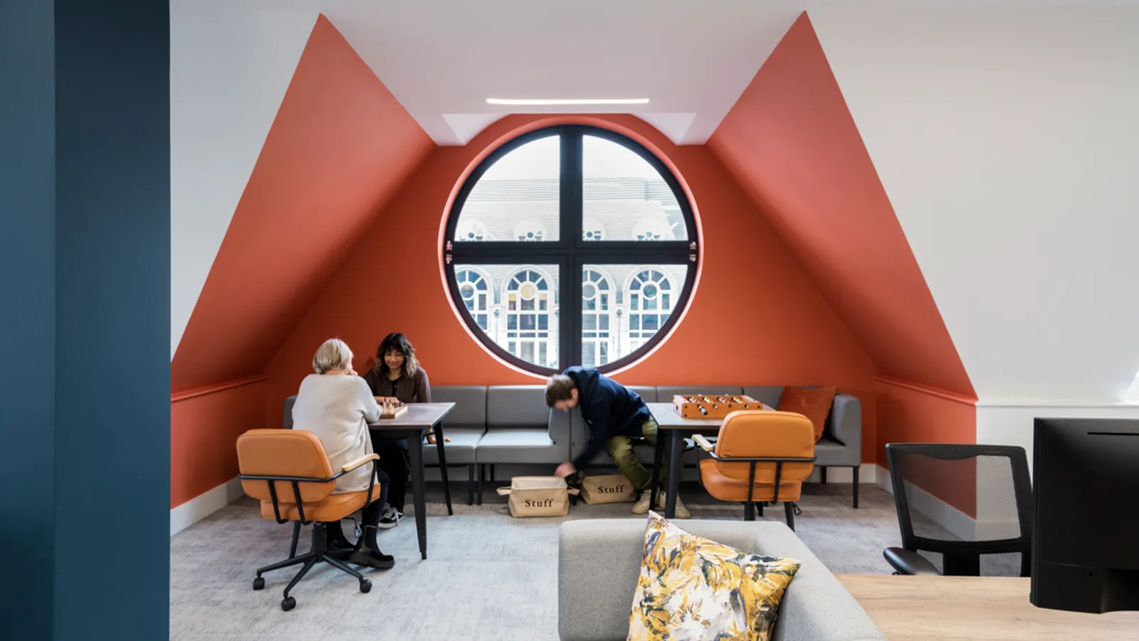 Area Eigen Tech 2 Office Curator SMALL 17