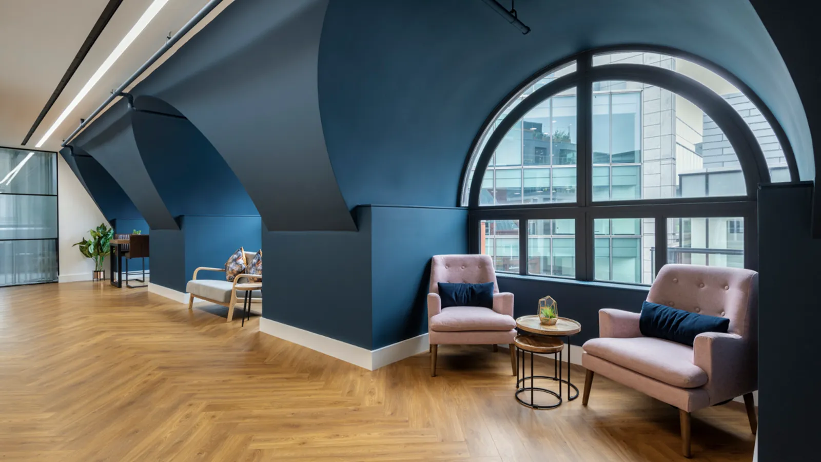 Area Eigen Tech 2 Office Curator SMALL 2