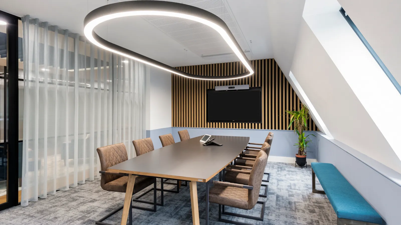 Area Eigen Tech 2 Office Curator SMALL 8