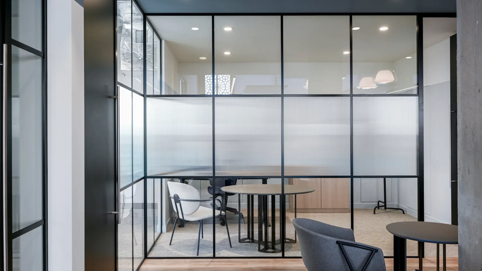 Area Fasthost Office Curator SMALL 19