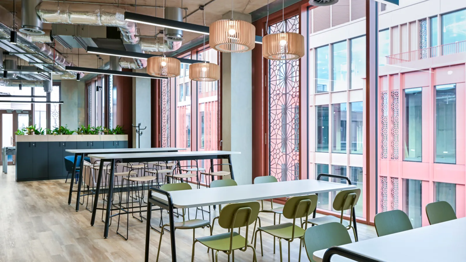 Area Fasthost Office Curator SMALL 3