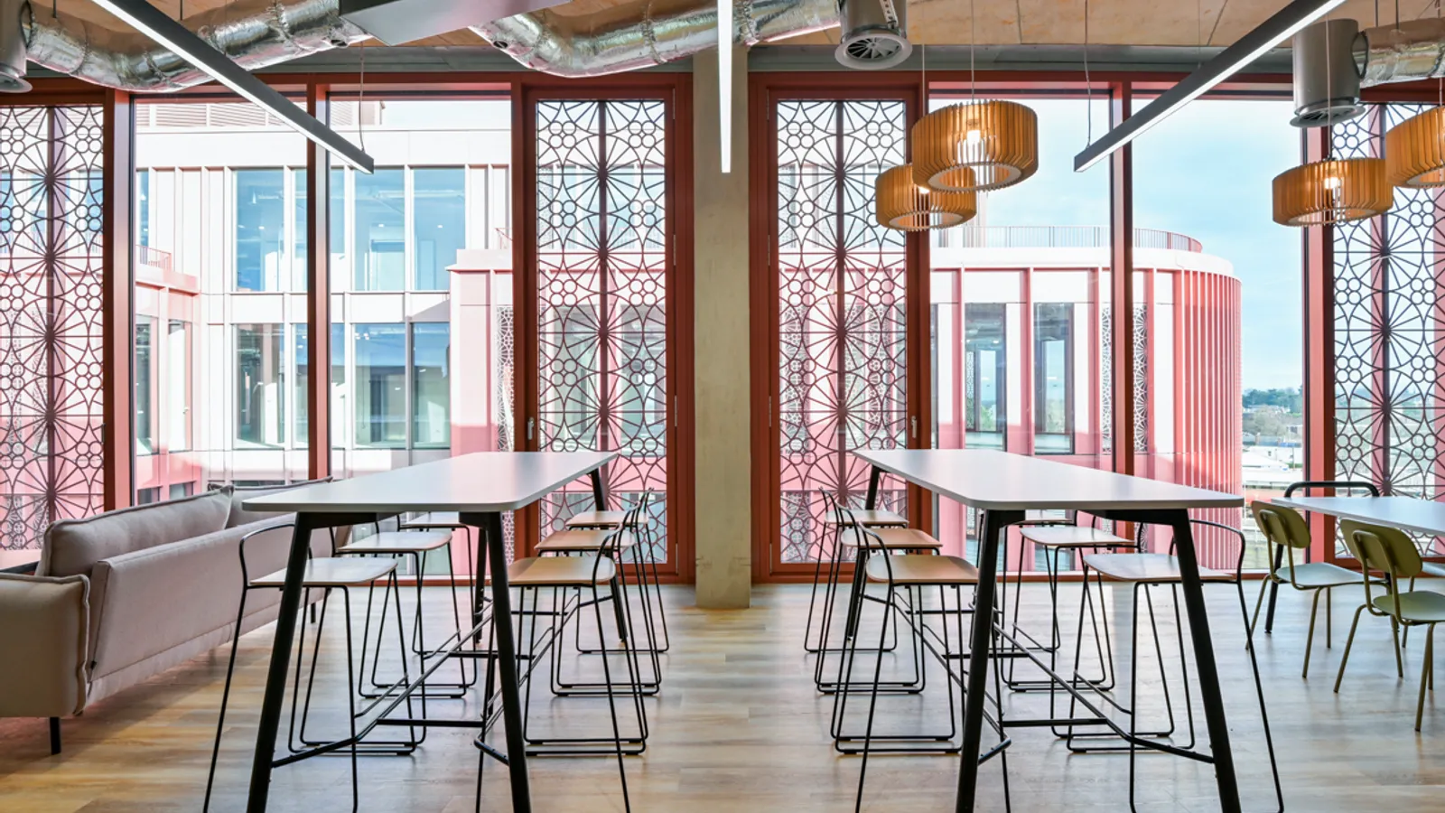 Area Fasthost Office Curator SMALL 6