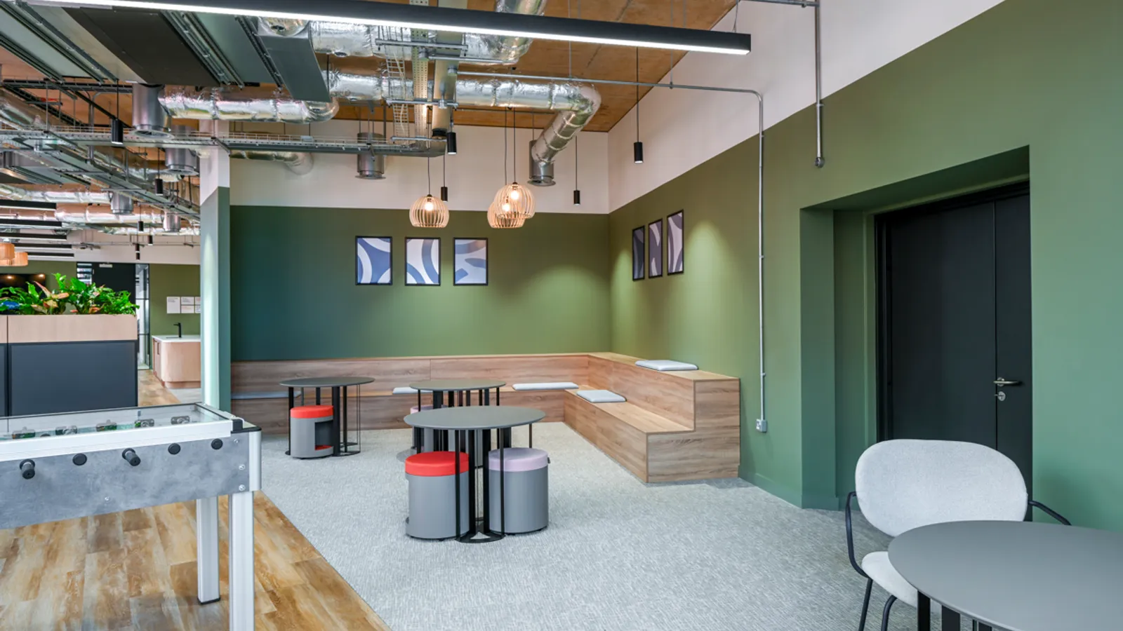 Area Fasthost Office Curator SMALL 7