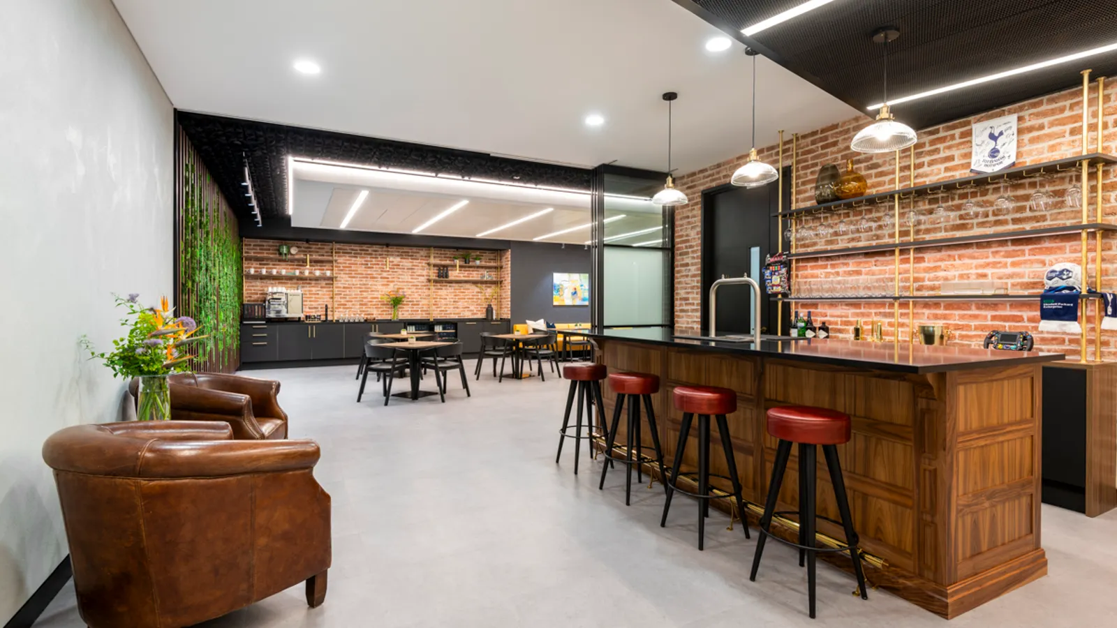 Area HPE Office Curator SMALL 22