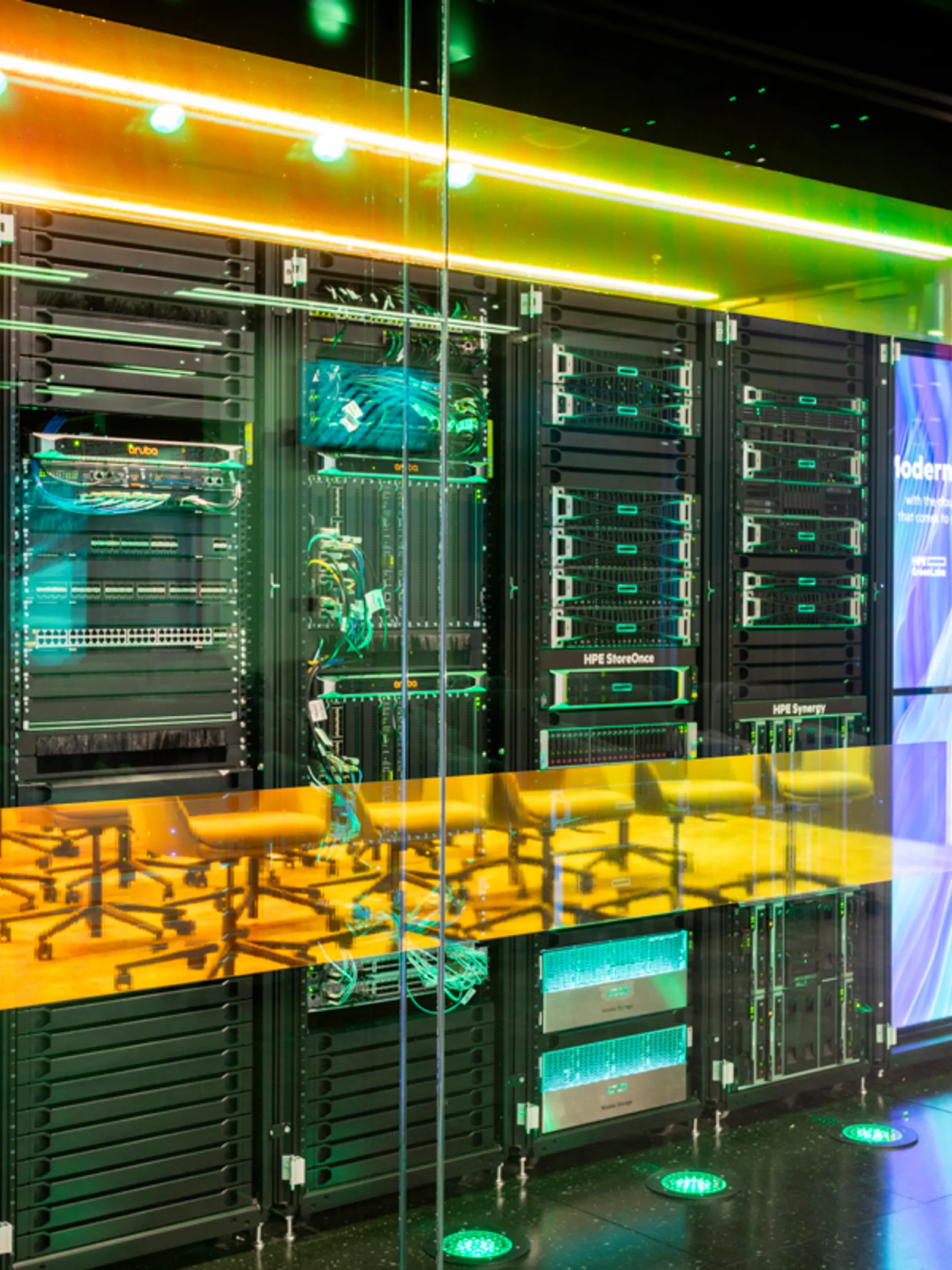 Area HPE Office Curator SMALL 36