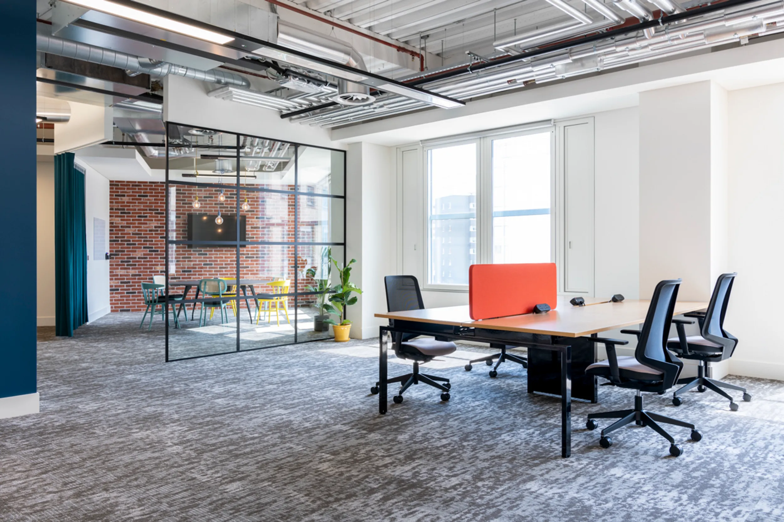 Area Landid OFFICE CURATOR SMALL 18