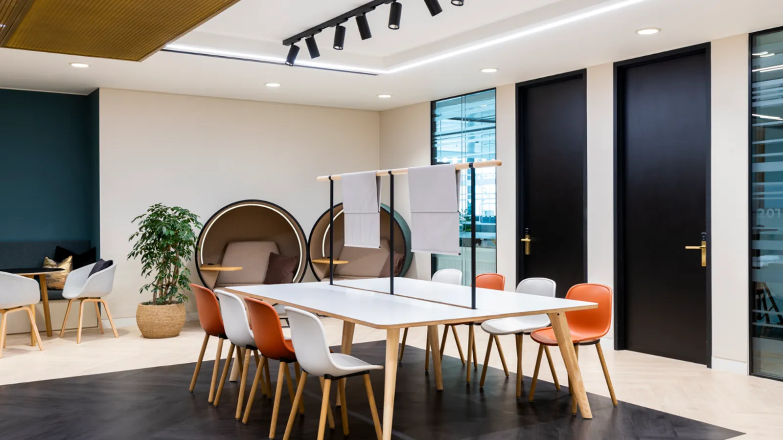 Area Orega Office Curator SMALL 28