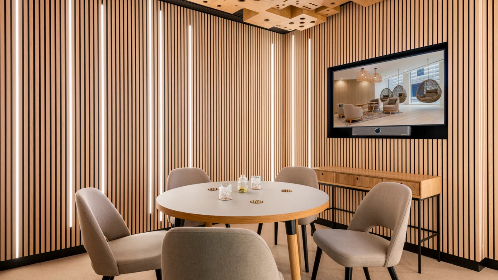 AREA O Si T Office Curator SMALL 31