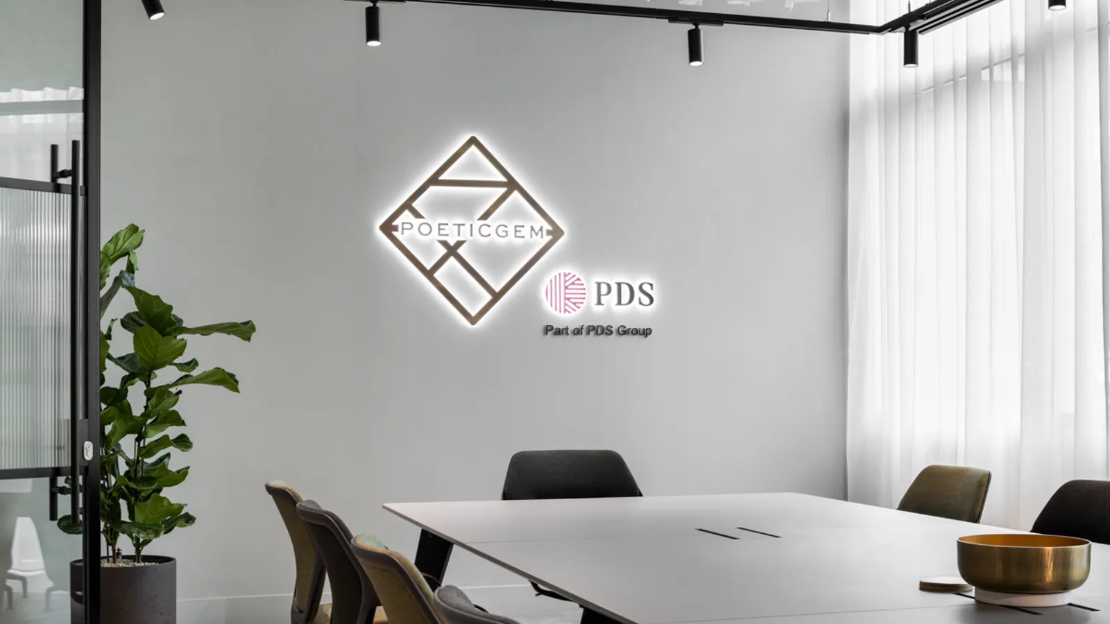 Area Poeticgem Office Curator SMALL 29