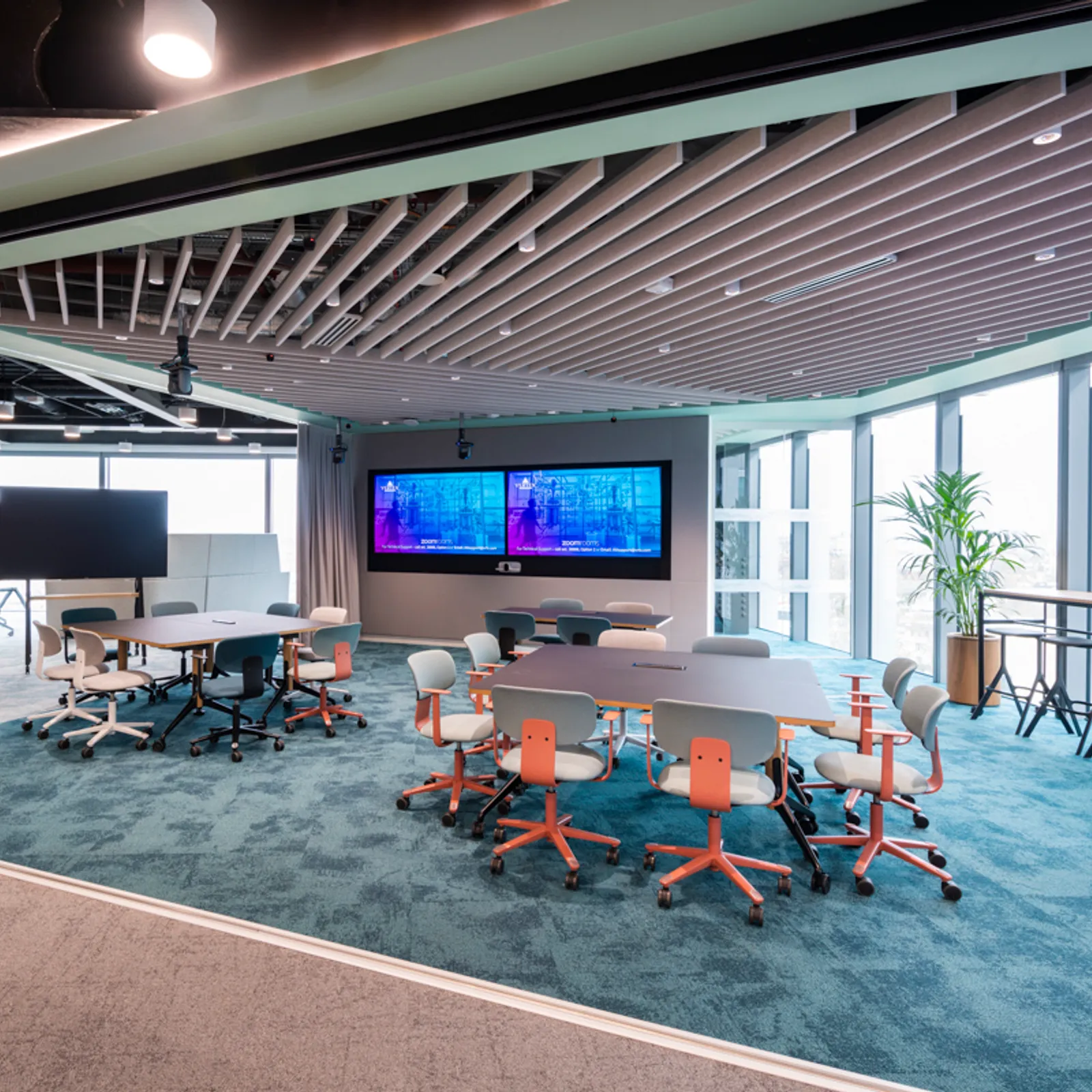 Area Vertex 3 Office Curator SMALL 10