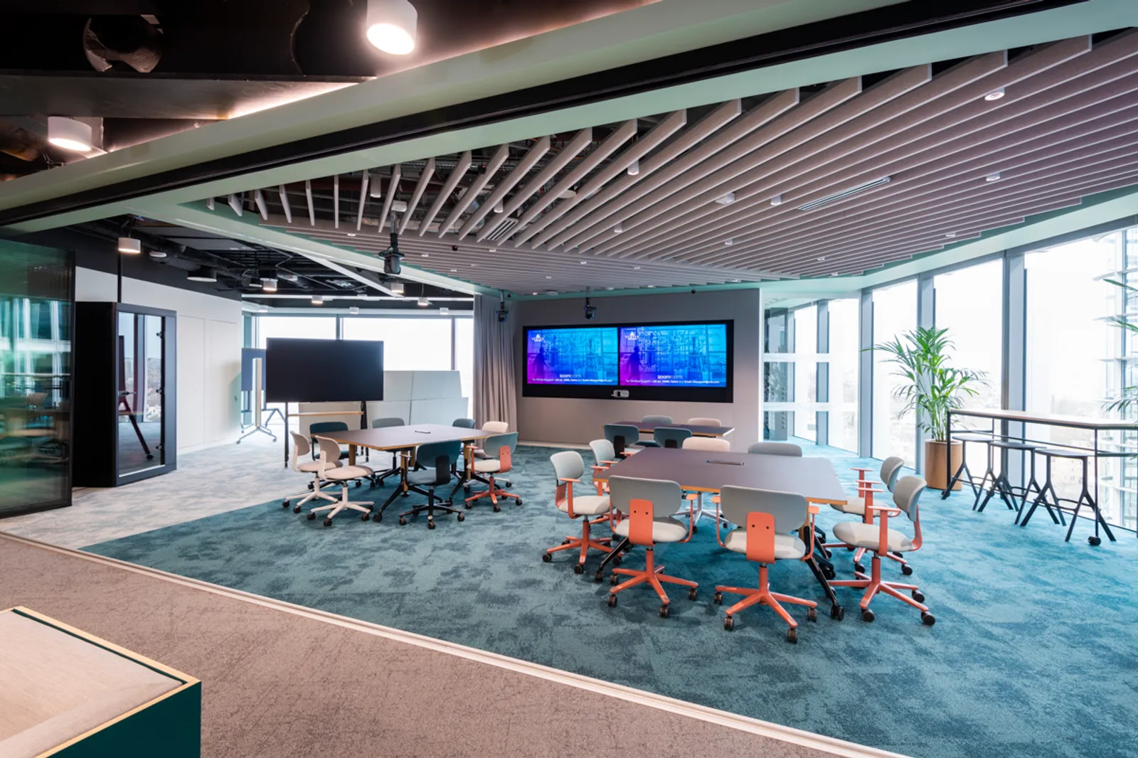 Area Vertex 3 Office Curator SMALL 10