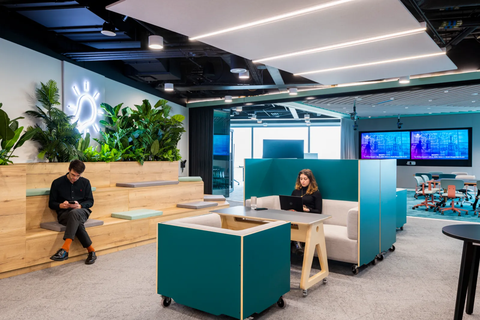 Area Vertex 3 Office Curator SMALL 18