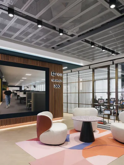 Area Windsor photo by Tom Bird 9