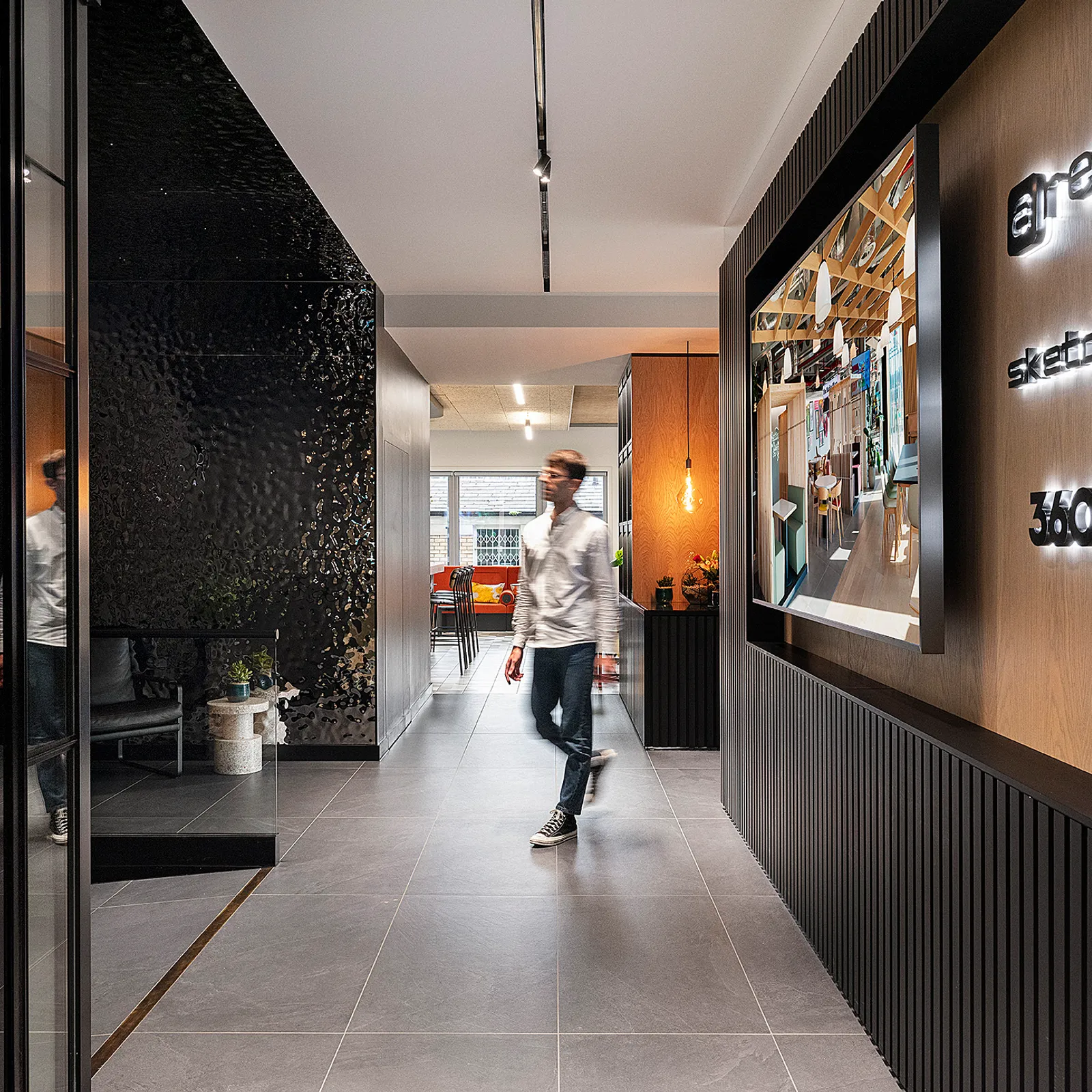 Fourfront Group London Bridge Henry Woide 1055