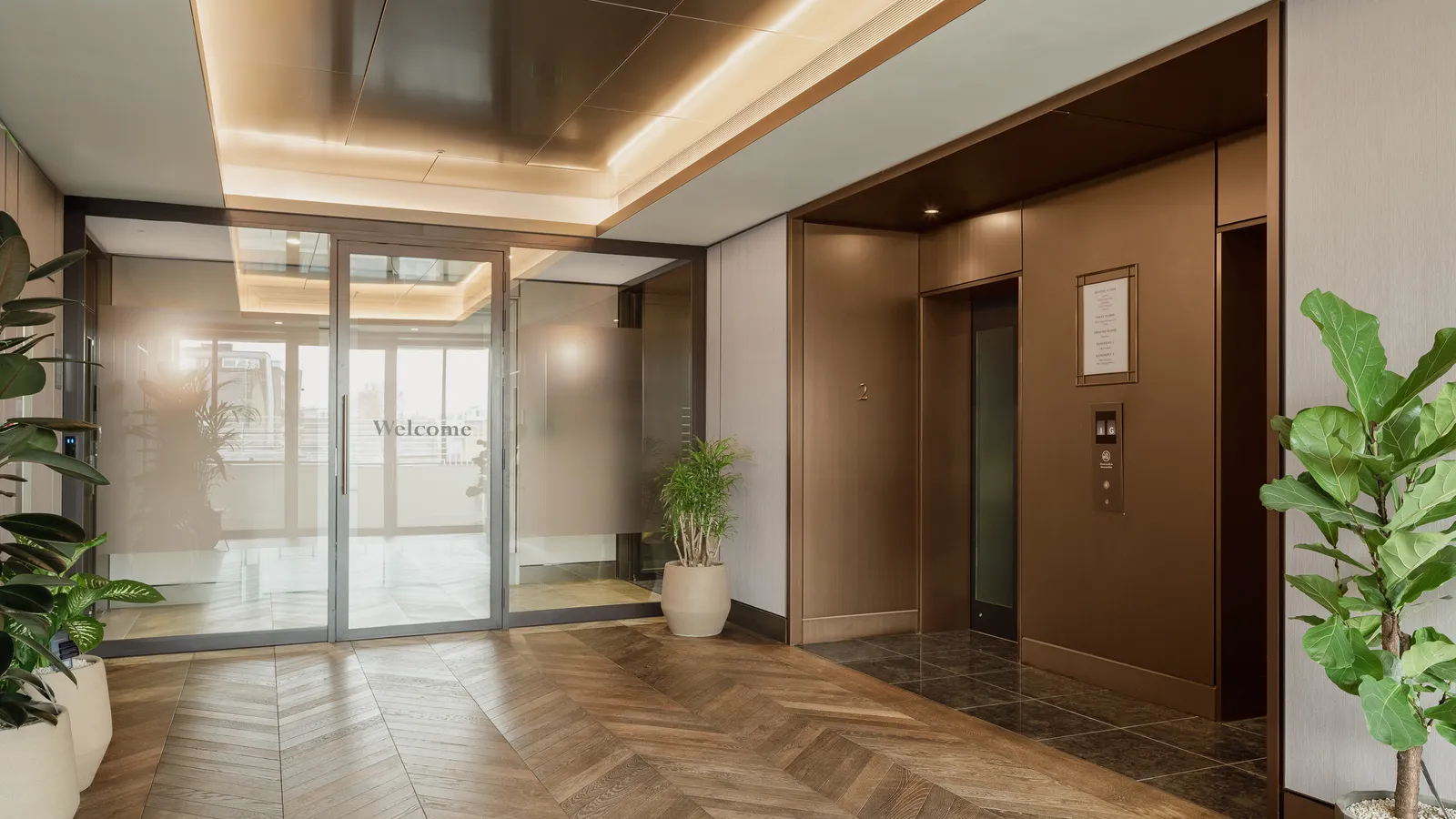 Knightsbridge Gate 02