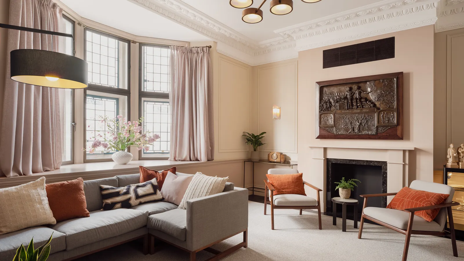 Knightsbridge Gate 04