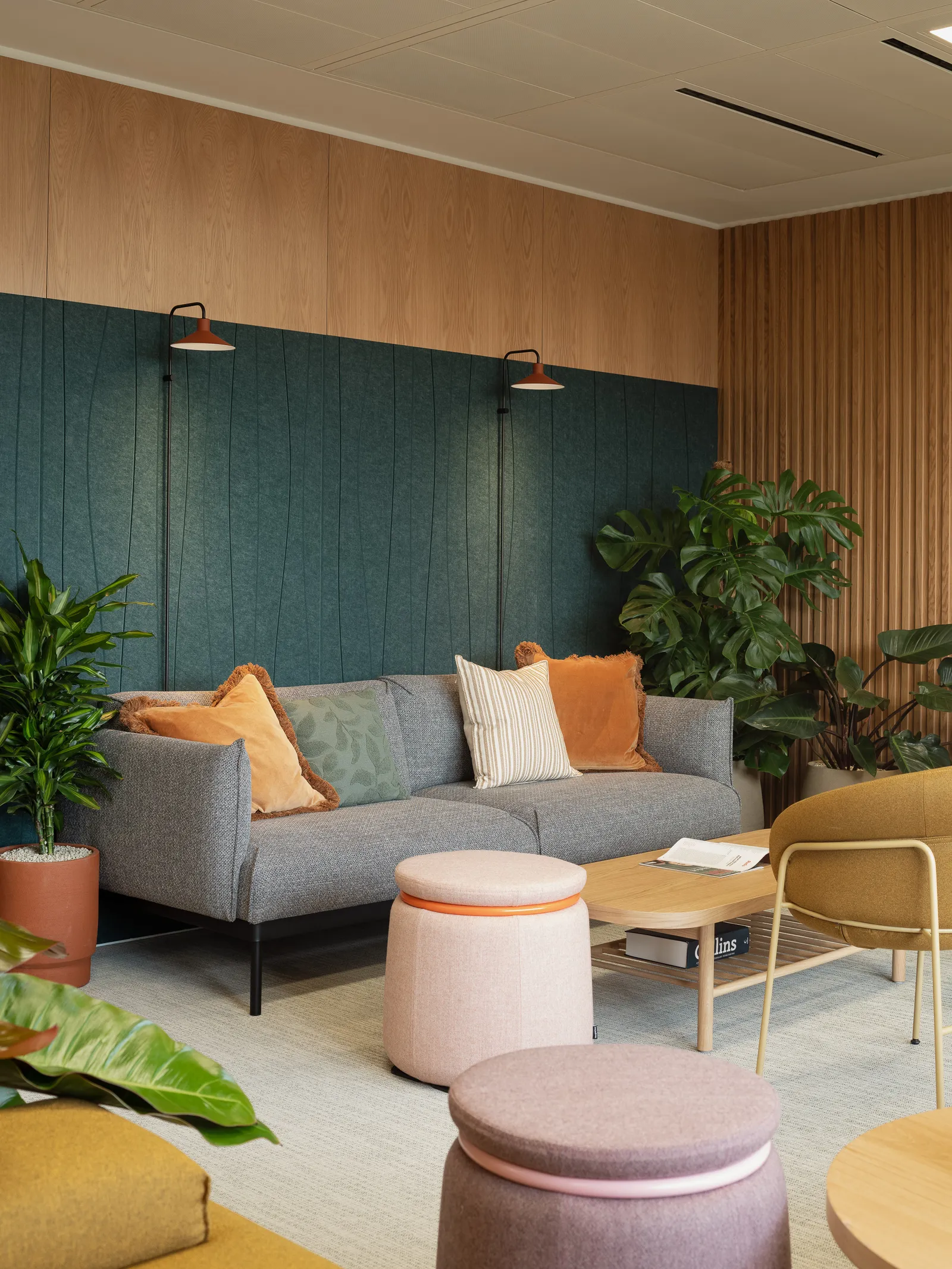 Knightsbridge Gate 09