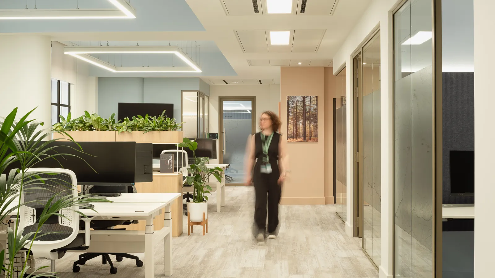 Knightsbridge Gate 10