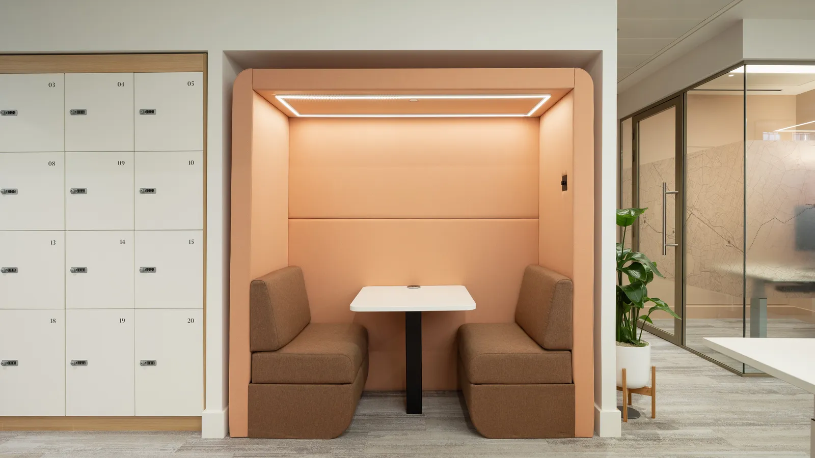 Knightsbridge Gate 11