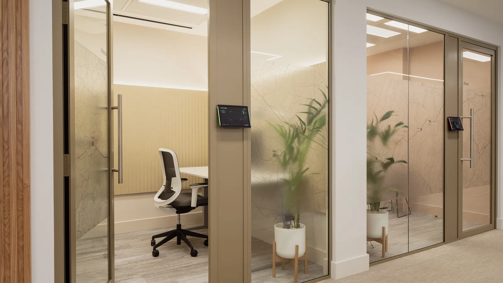 Knightsbridge Gate 13