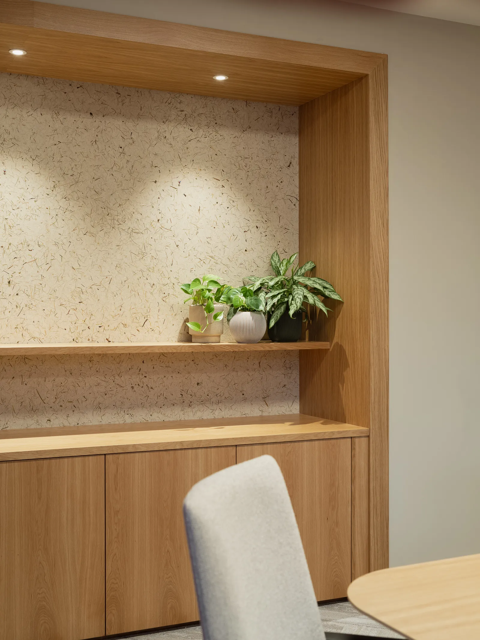 Knightsbridge Gate 16