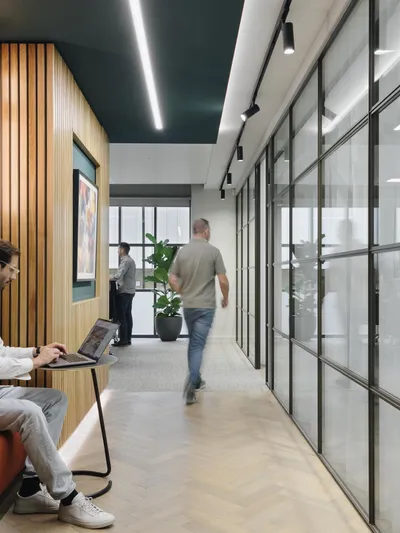 Web Area Windsor photo by Tom Bird 16